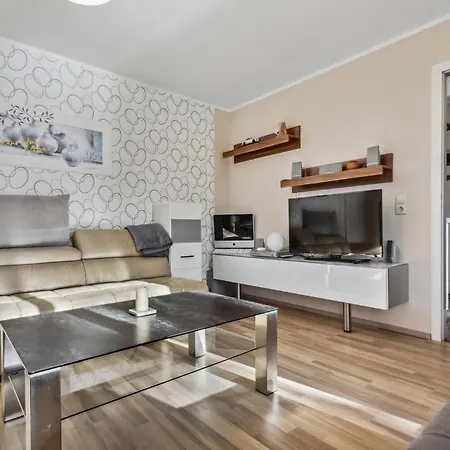 Holiday home Lovely In With Sauna Zeulenroda-Triebes